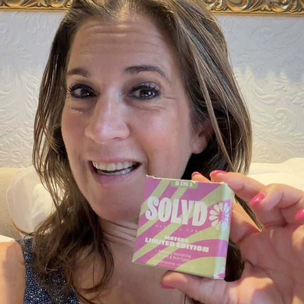 Laura, 24